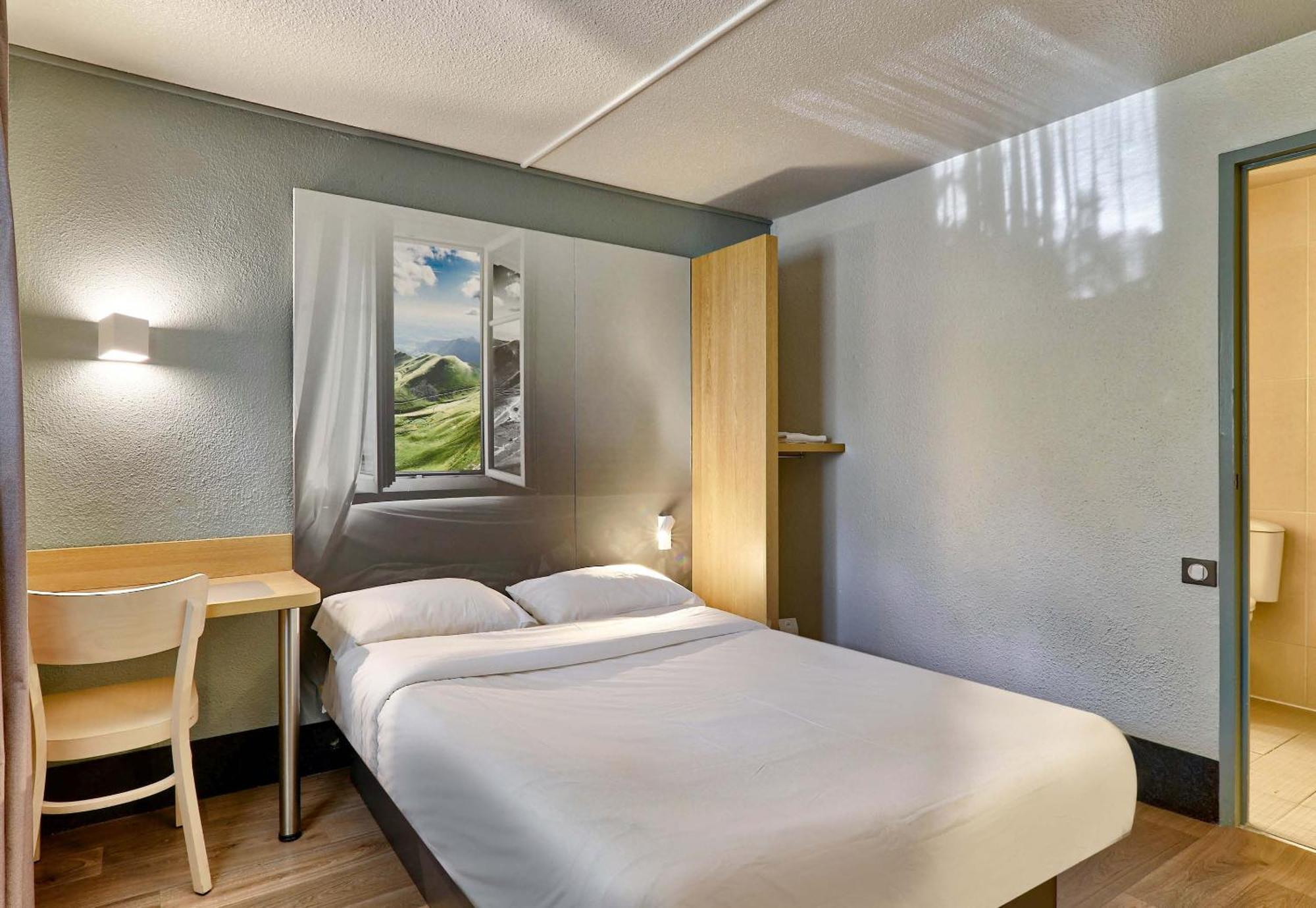 B&B HOTEL Clermont-Ferrand Le Brézet Aéroport Esterno foto