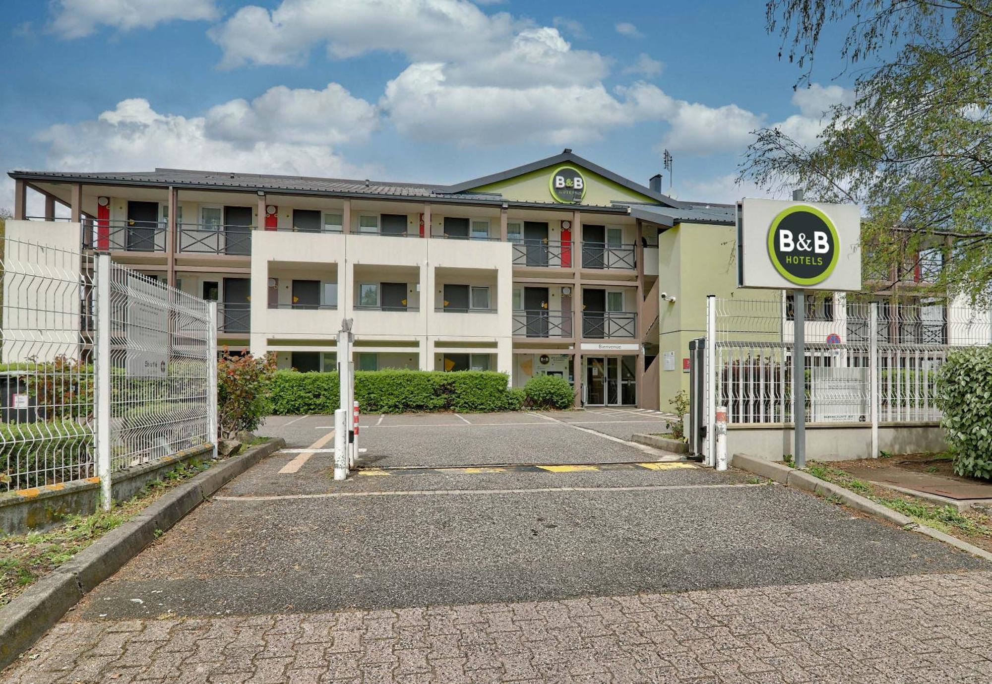 B&B HOTEL Clermont-Ferrand Le Brézet Aéroport Esterno foto